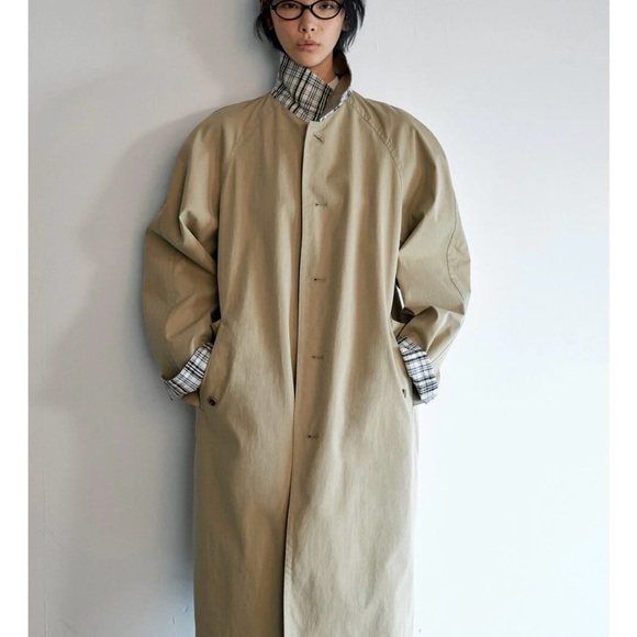 Pixie Market Reversible Khaki Trench Coat with Plaid Lining & Cuff Detail - Picture 6 of 9